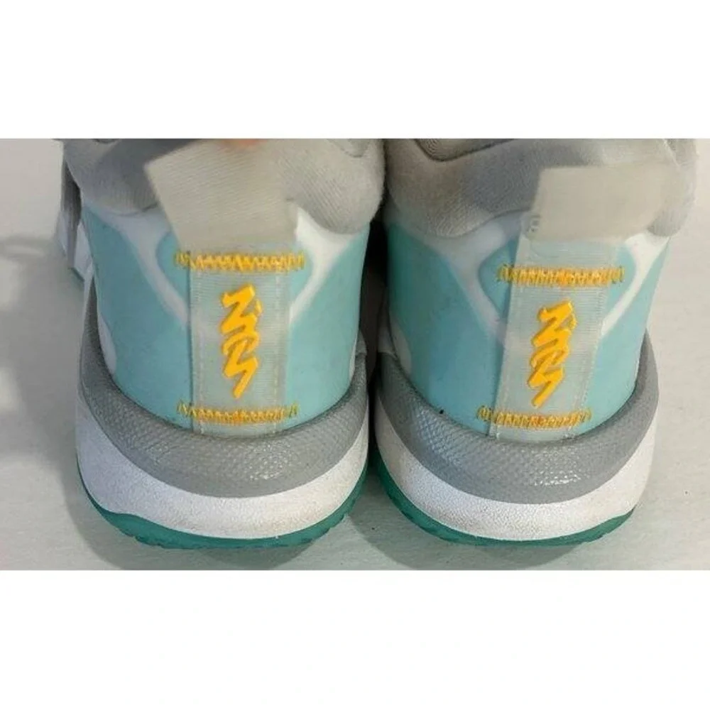 Nike Jordan Zion 1 Boys Basketball Shoes Sneakers DA3131-101 Mens Size 5.5 Y